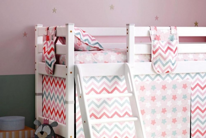 Кровать низкая "Соня" с наклонной лестницей в Великом Новгороде - картинка